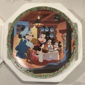 Knowles Mickey’s Christmas Carol plate collection